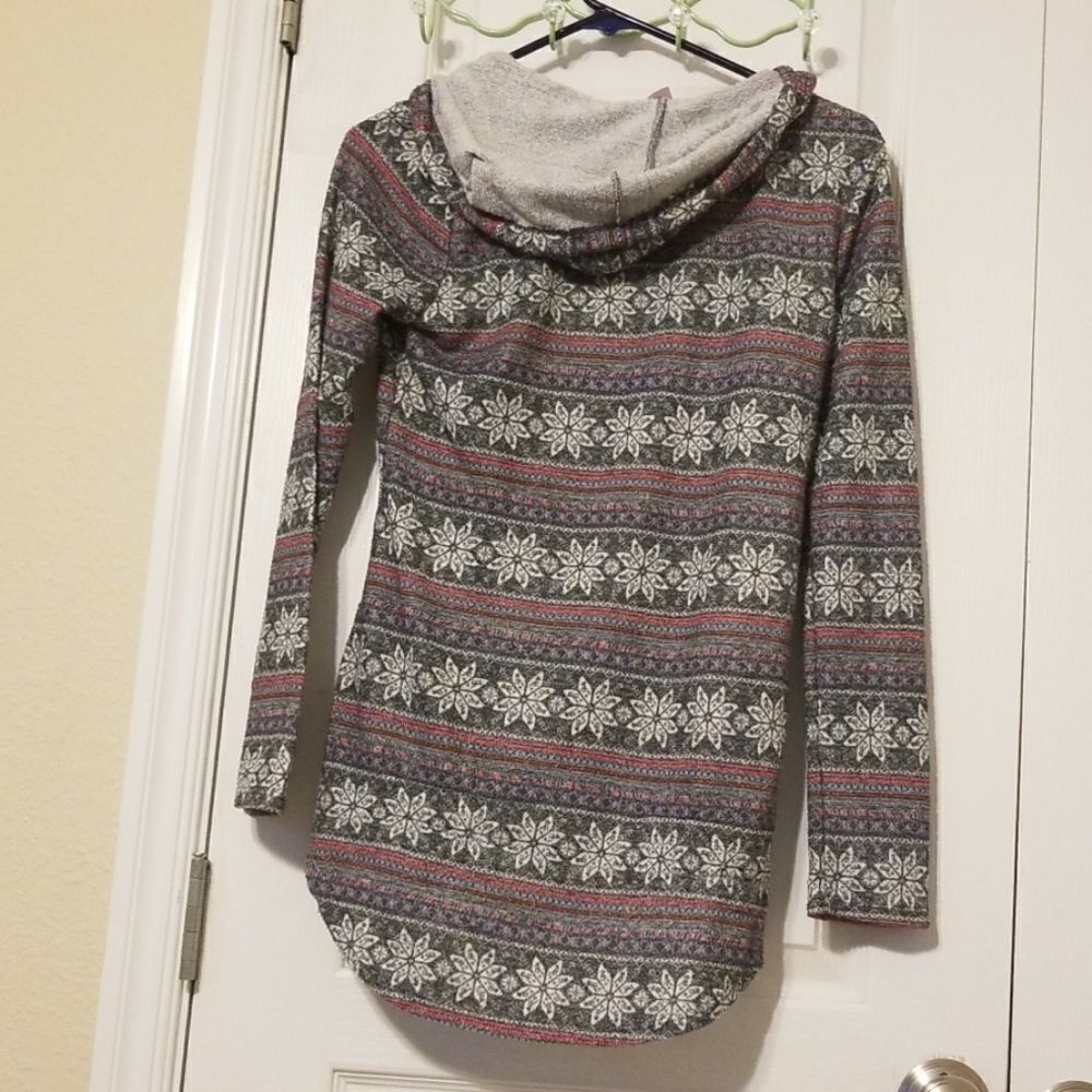 No Boundaries pullover - Picture 2 of 3